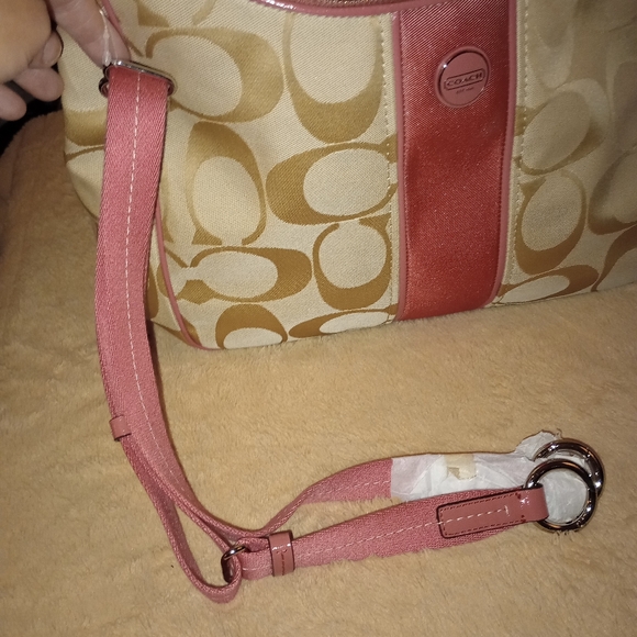 NWT COACH Signature  Hobo - Light Khaki/Coral - Picture 7 of 15